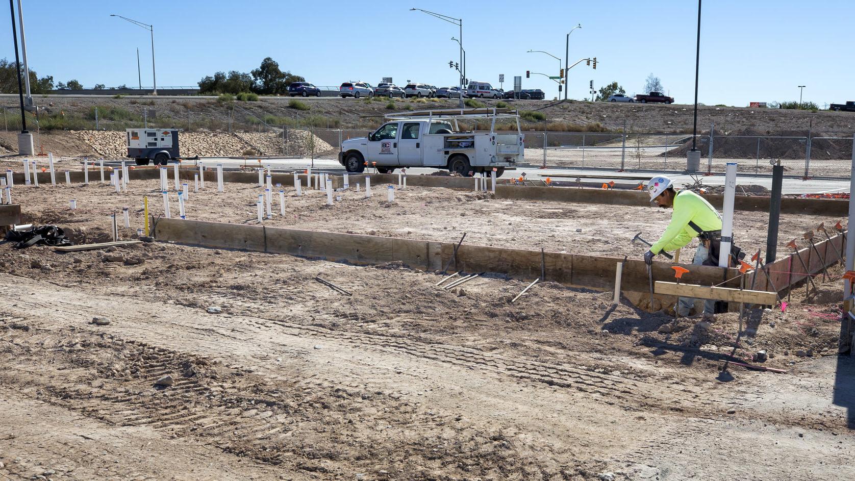Shopping center on Tucson's southwest side adding eatery and mystery tenant